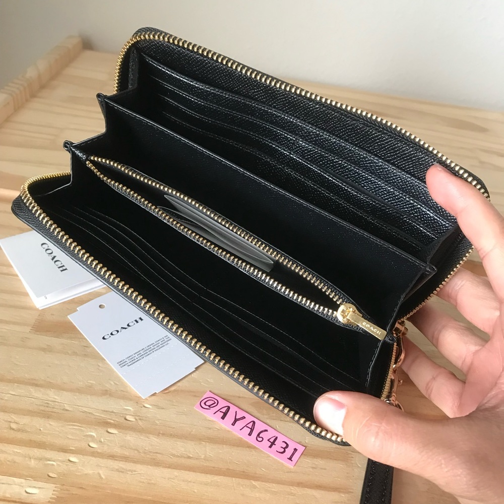 Coach Wallet🎈🎈 - Picture 7 of 9